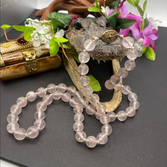 unbranded Jewelry - Rose Quartz beaded necklace vintage B28🔥